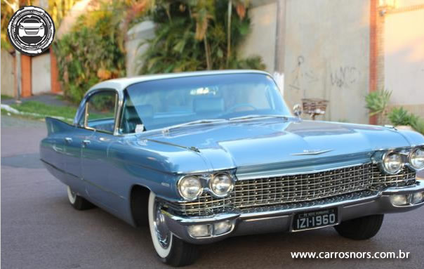 Cadillac Deville com placa preta a venda - Antigo-colecionador